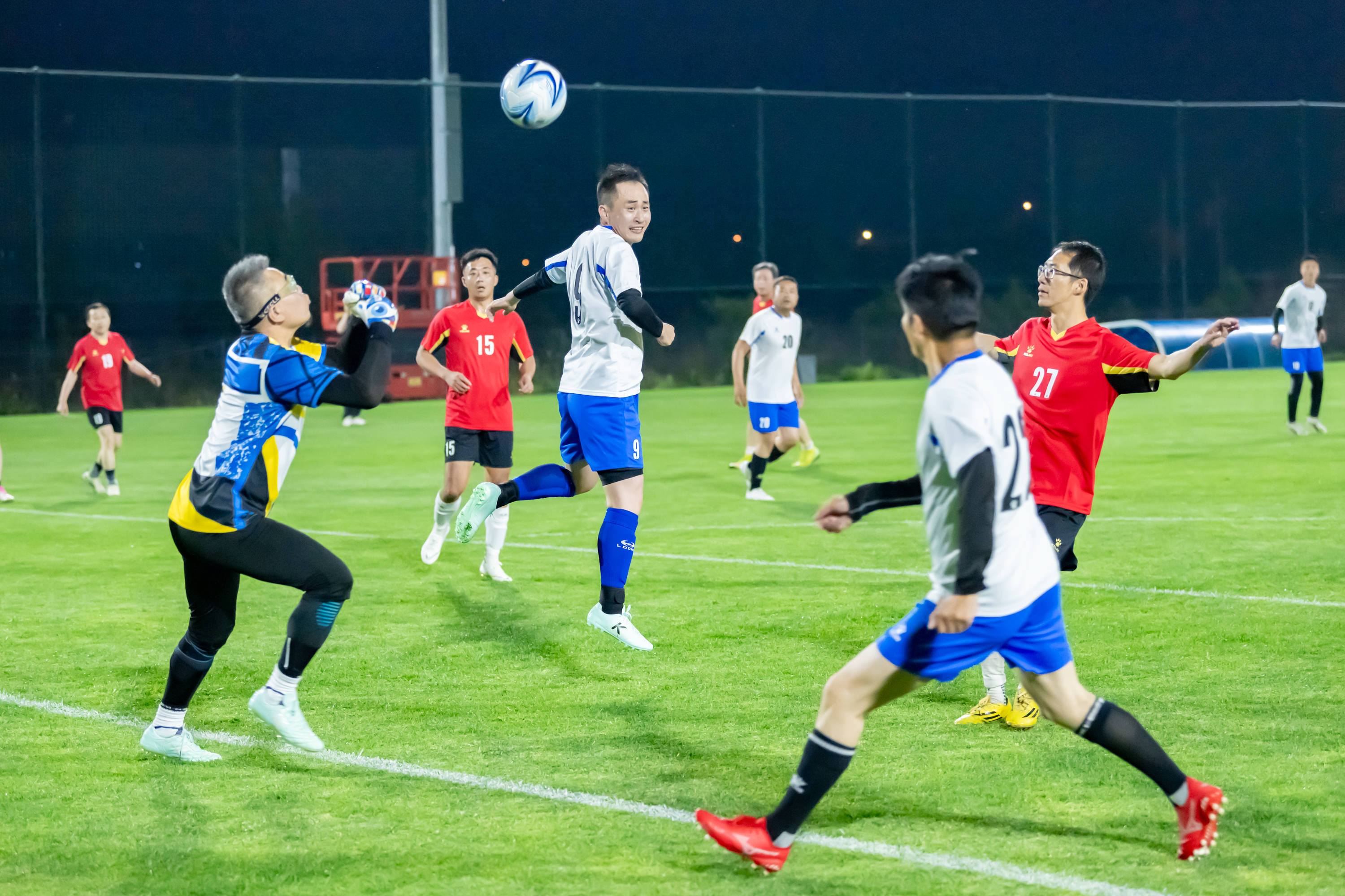 个强有力的 个强有力的