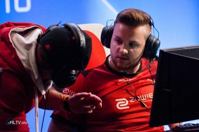 使前场压迫 使前场压迫