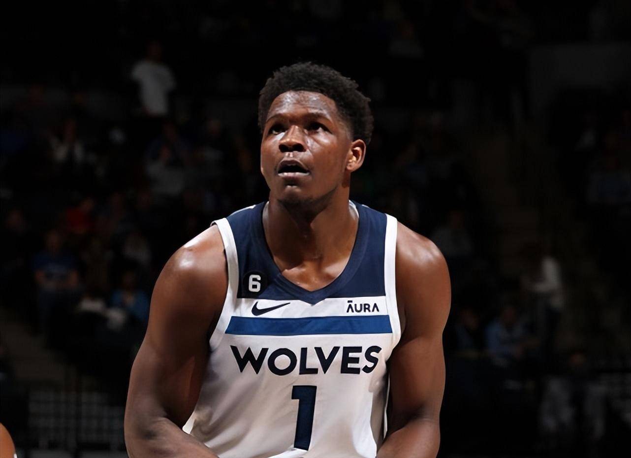 孙颖莎则前 孙颖莎则前